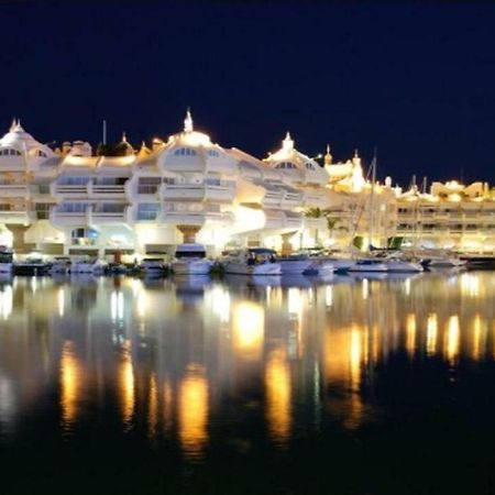 ベナルマデナPuerto Marinaアパートメント エクステリア 写真