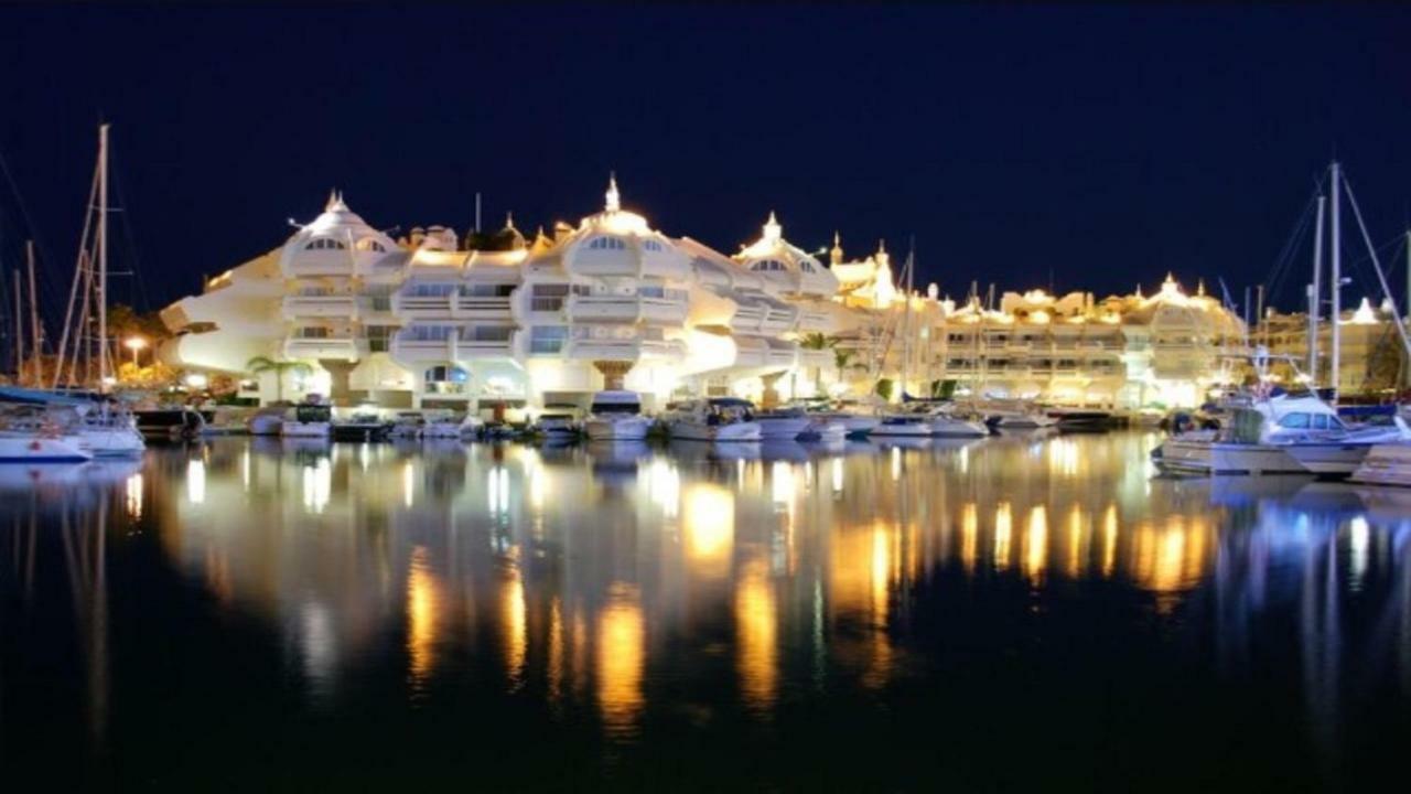ベナルマデナPuerto Marinaアパートメント エクステリア 写真